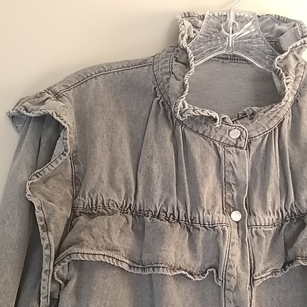 ruffled gray blouse - Picture 3 of 9